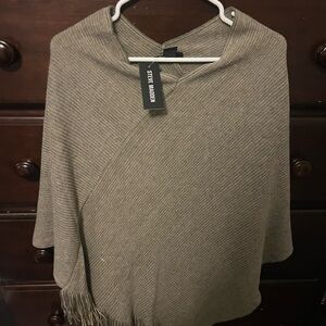 Steve Madden poncho new with tags color gray.